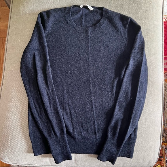 Everlane Cashmere Crewneck - Picture 3 of 5